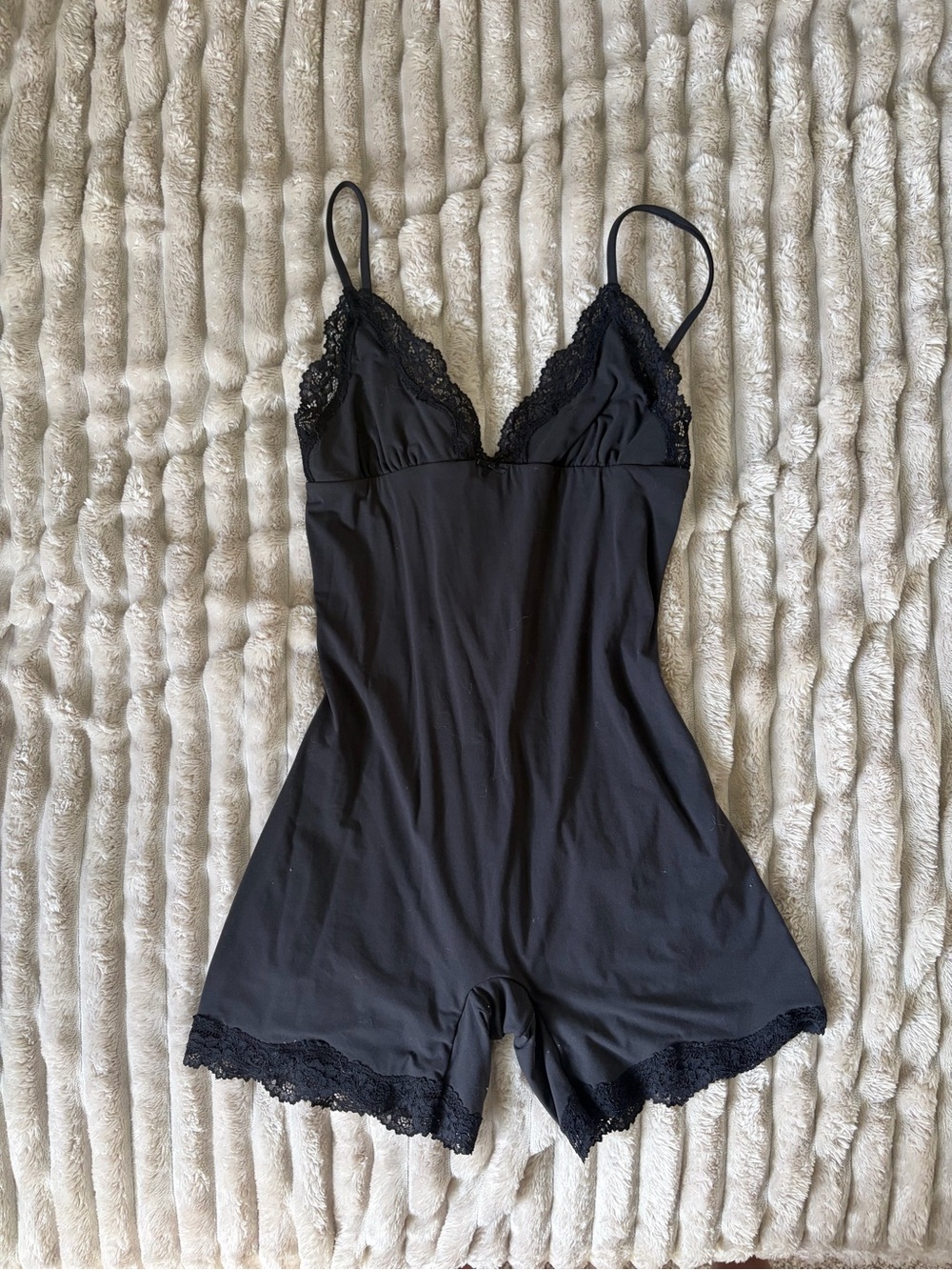 Skims bodysuit size medium color onyx